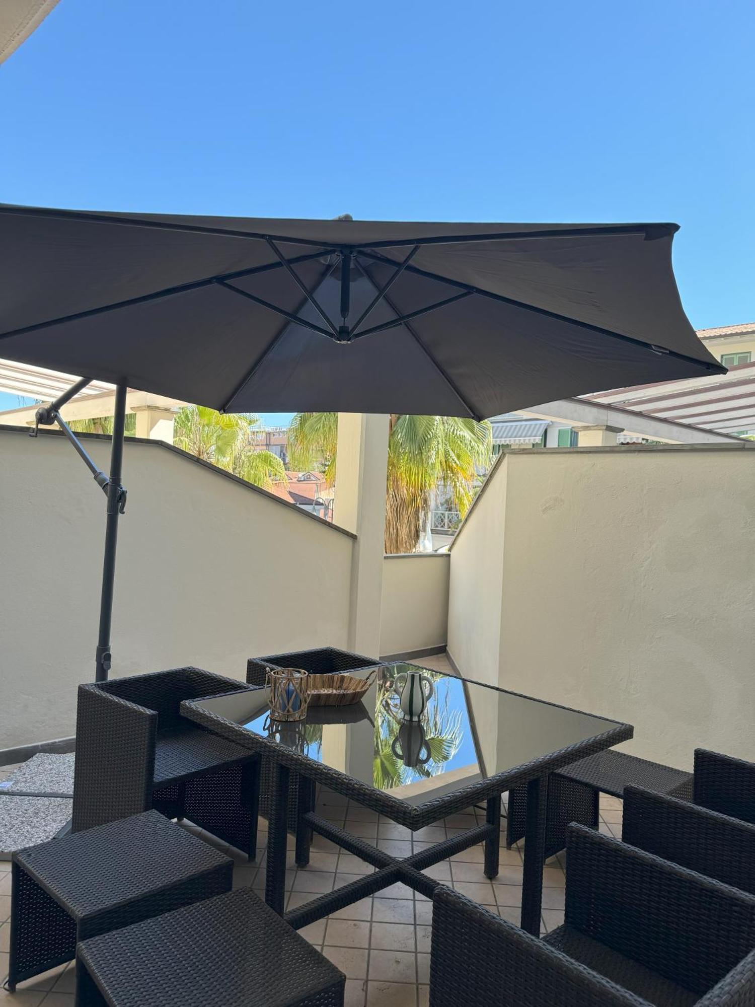Cytrus Apartament Villa Marina di Massa Luaran gambar