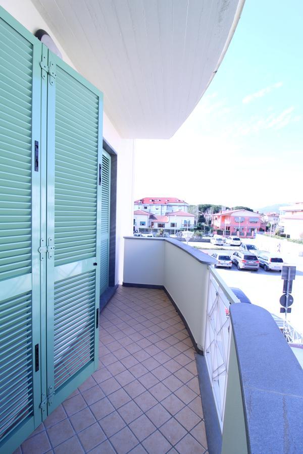 Cytrus Apartament Villa Marina di Massa Luaran gambar